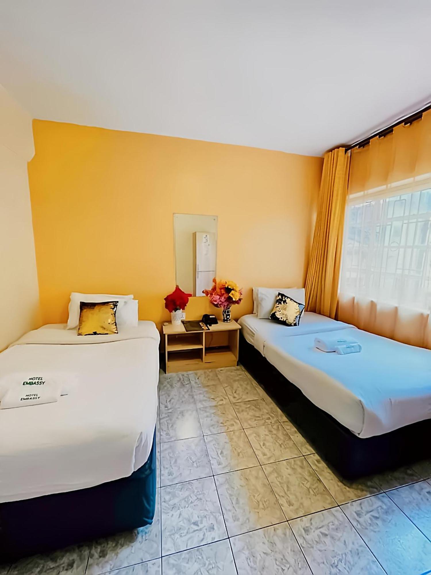 Hotel Embassy Найроби Экстерьер фото