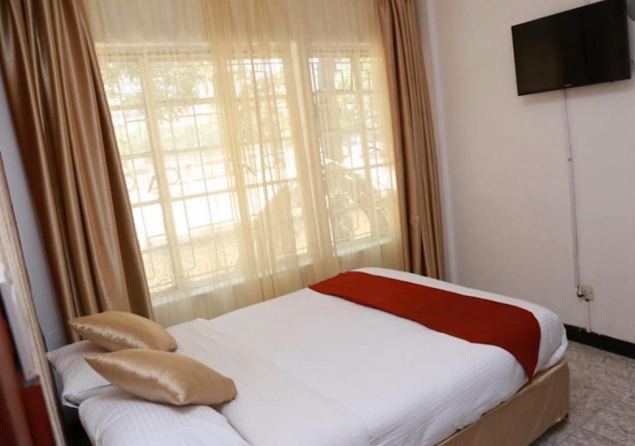 Hotel Embassy Найроби Экстерьер фото